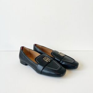 Tommy Hilfiger Womens Loafers TWTRUDIY2 Black Faux Leather Gold Logo Slip On 7.5